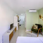 Studio Mobiliado